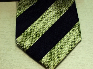 4th Queen's Own Hussars non crease silk stripe tie - Click Image to Close